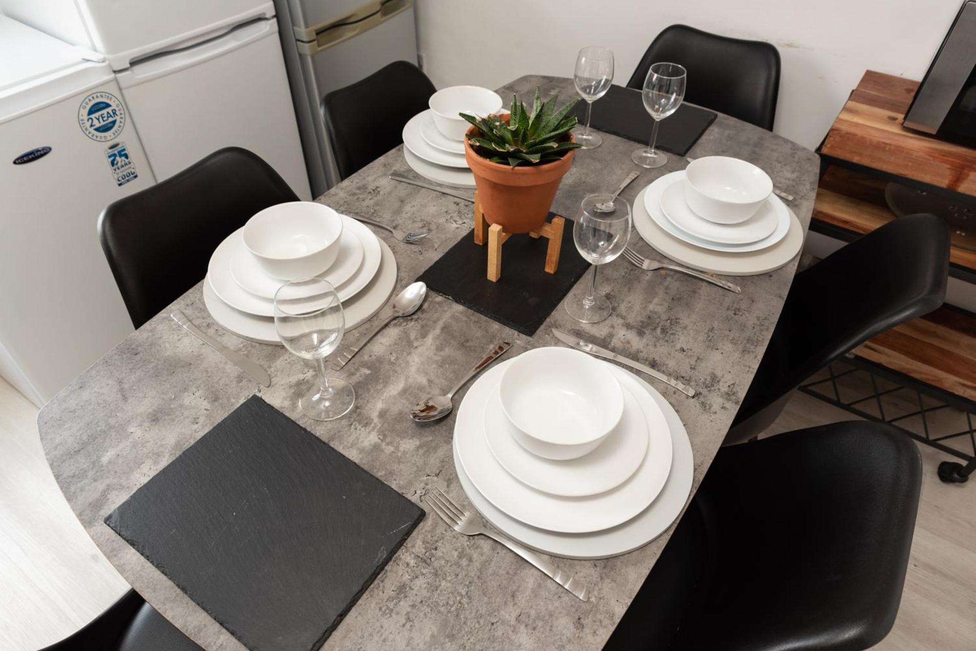 Sophia's Retreat - 2 Floor 4 Bed - - Coastal Getaway Appartement Newport (Gwent)