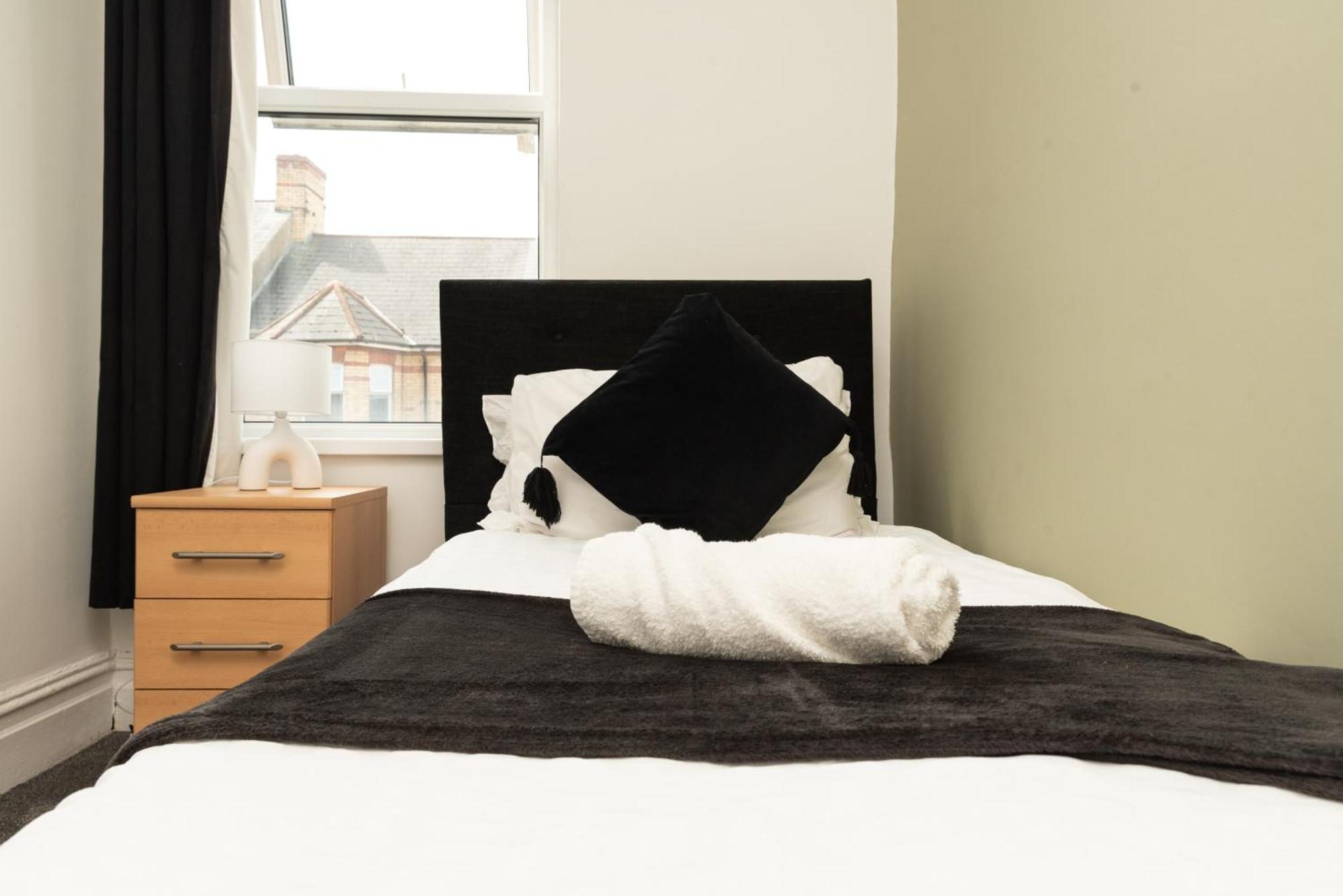 Appartement Sophia's Retreat - 2 Floor 4 Bed - - Coastal Getaway