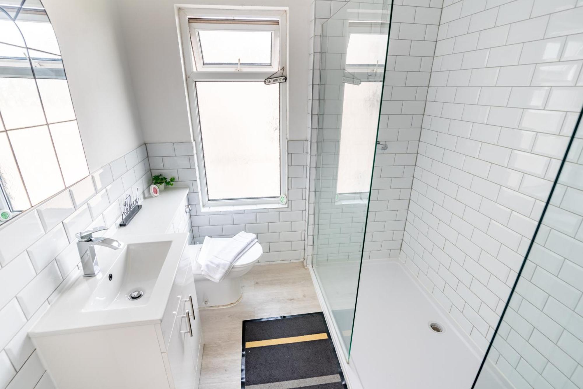 Sophia's Retreat - 2 Floor 4 Bed - - Coastal Getaway Newport (Gwent)